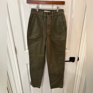 NWT - Madewell women’s Olive Green Chinos
